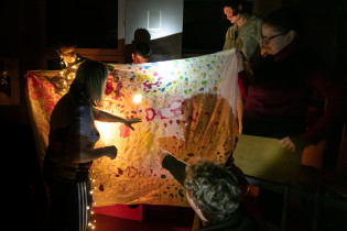 "Praca arteterapeutyczna inspirowana zjawiskiem bioluminescencji jako sposób wsparcia pacjenta onkologicznego"/ Narodowy Instytut Onkologii w Gliwicach/2024