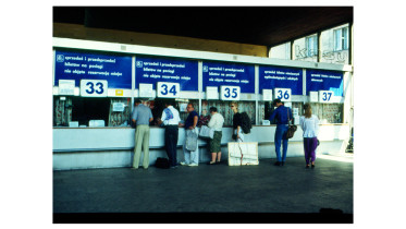 Projekt informacji wizualnej dla dworca PKP w Katowicach / Manuel Sabalczyk, Mariusz Pałka / 1990