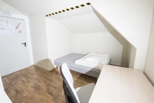 pokój nr 1 jednoosobowy / fot. Michał Jędrzejowski