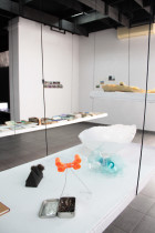 Przejrzystość rzeczy w galerii działań w Warszawie