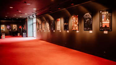 Ekspozycja plakatów w Teatrze Rozrywki