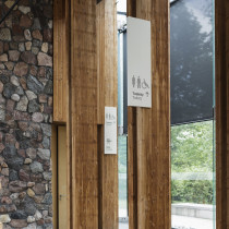 WAYFINDING w parku i w budynkach Domu Urodzenia Fryderyka Chopina w Żelazowej Woli