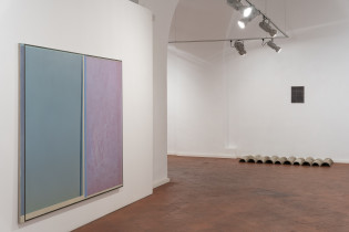 Widok wystawy: Małgorzata Widomska, Fala jest morzem, Galeria Piekary, Poznań, (fot. Zachar Szerstbitow)