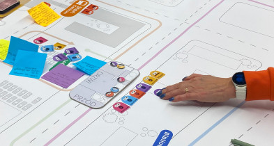 Warsztaty z seniorami dot. oceny inkluzywności autonomicznych autobus&oacute;w (Paulina Rusinek, Alicja Walczyk)